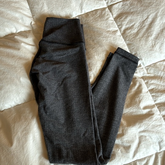 Lulu lemon warm gray leggings - Picture 6 of 9